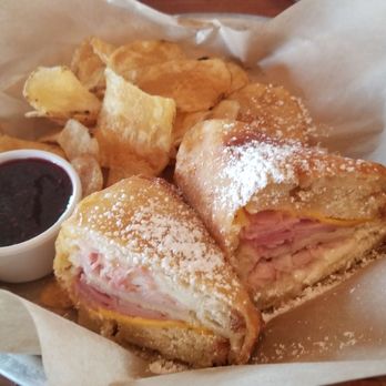 Cheddar's Scratch Kitchen - monte cristo - American Near Me - Knoxville, Tennessee