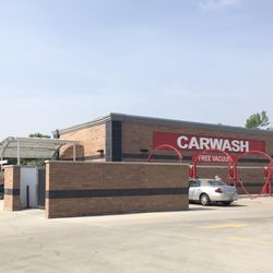 Mach 1 - Drive-thru carwash.