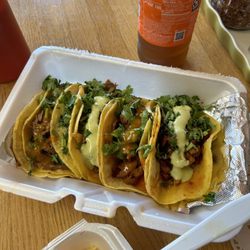 Taqueria Los Pinos - Tacos