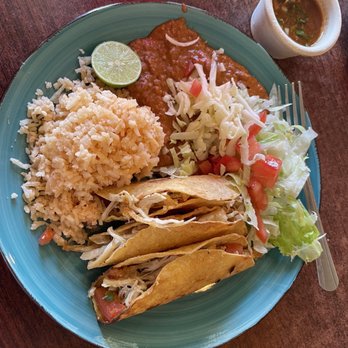 El Zarape - 3 crispy chicken tacos plate was excellent - Mexican Near Me - Nogales, Arizona El Zarape - 3 crispy chicken tacos plate was excellent - Mexican Near Me - Nogales, Arizona