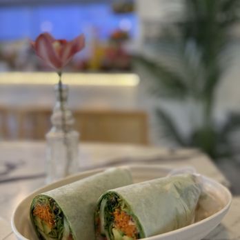 5ive Senses - Veg Avo Wrap - Juice Bars & Smoothies Near Me - Honolulu, Hawaii