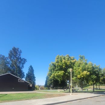 Crest Ranch Park - Path to bathrooms - Parks Near Me Crest Ranch Park - Path to bathrooms - Parks Near Me