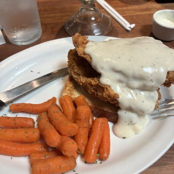 Cheddar's Scratch Kitchen - Double chicken Country Fried Chicken. Very moist. I order this just about everywhere this is great. - American Near Me - Danville, Kentucky