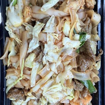 Big Chopsticks - Combination Chow Fun - Chinese Near Me - Anaheim, California