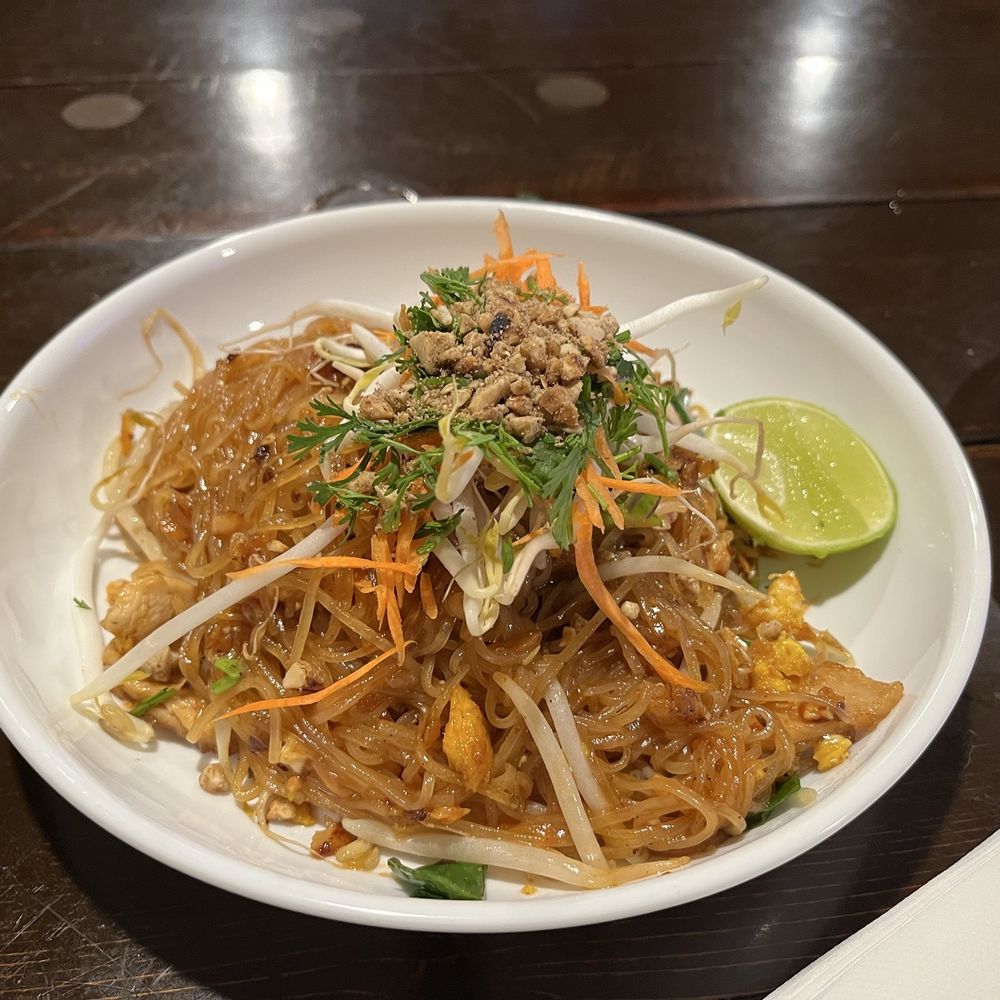 Chan's Thai Cuisine - Pad thai - Thai Near Me - Visalia, California