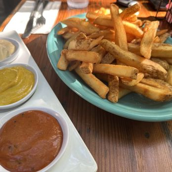 Tower Cafe - Fries with 3 dips - Breakfast & Brunch Near Me - Sacramento, California