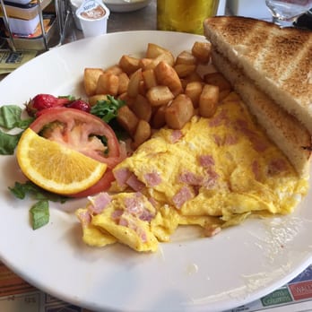 La Cantine - Burgers Near Me - Carleton-sur-Mer, Quebec La Cantine - Burgers Near Me - Carleton-sur-Mer, Quebec