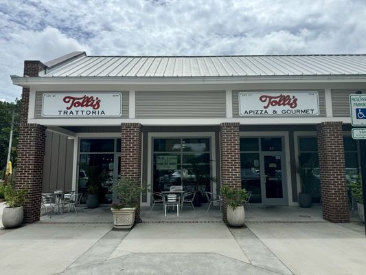 Tolli’s Trattoria by null