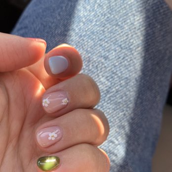 Lumi Nail Studio - Nail Salons Near Me - Pasadena, California