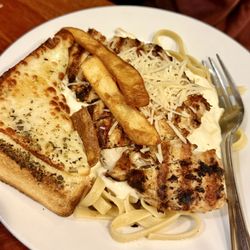 Pete's Restaurant & Brewhouse - Kids Fettuccine Alfredo*
