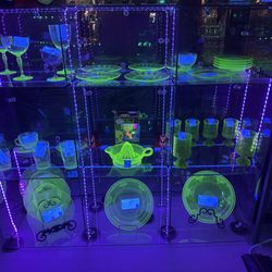 Finders Keepers Indoor Flea Market - They have a uranium booth
