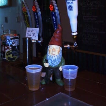 Hogback Pizza - Friendly bar know welcoming a drink or two - Pizza Near Me - New Castle, Colorado Hogback Pizza - Friendly bar know welcoming a drink or two - Pizza Near Me - New Castle, Colorado