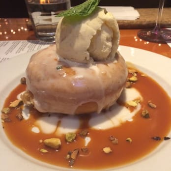 Simmzy's Restaurant Long Beach - Apple filled doughnut - Gastropubs Near Me - Long Beach, California
