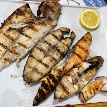 Floresta das Escadinhas - Mix fish plate - Portuguese Near Me - Lisbon, 11