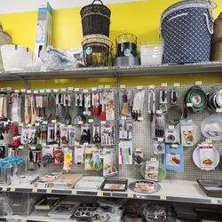 Dollar General - Kitchen ware