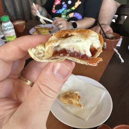 Pastelillo de guayaba y queso Pastelillo de guayaba y queso