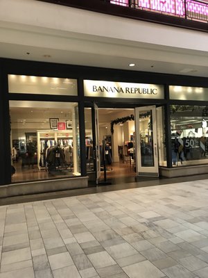 Banana Republic by null
