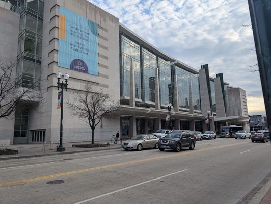 Walter E. Washington Convention Center by null