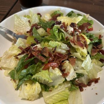 Burtons Grill & Bar - Side House Salad - New American Near Me - Charlotte, North Carolina