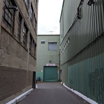 The Bullpen - Through the alley to The Bullpen 9/2018 - Sports Bars Near Me - Boston, Massachusetts The Bullpen - Through the alley to The Bullpen 9/2018 - Sports Bars Near Me - Boston, Massachusetts