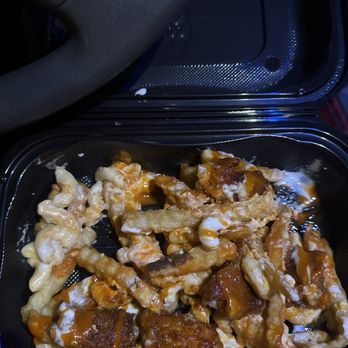 Dave's Hot Chicken - Sandwiches Near Me - Salem, Oregon