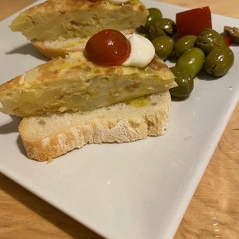 La Fontana - Tapas gratis - Andalusian Near Me - Granada, GR
