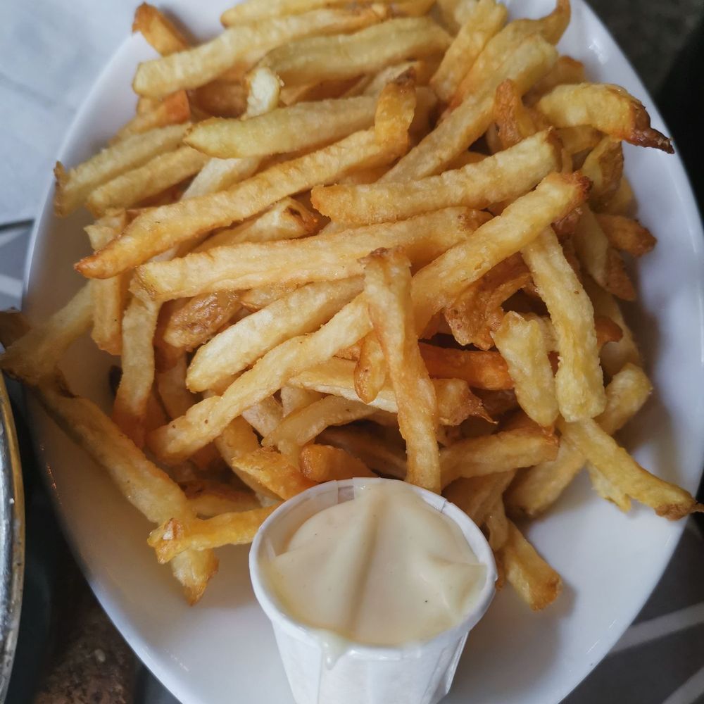 Salade de Fruits Cafe - Fries that came with mussels - French Near Me - Vancouver, British Columbia