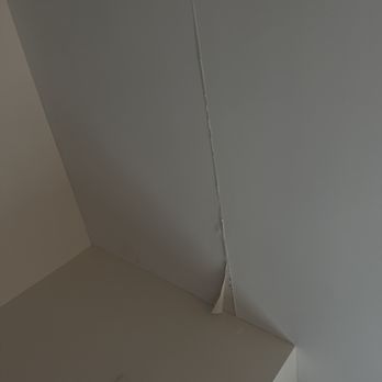 Annapolis Waterfront Hotel, Autograph Collection - Ceiling drywall paper tearing off ceiling - Hotels Near Me - Annapolis, Maryland
