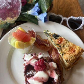 Phoebe's Restaurant & Coffee Lounge - Brunch buffet spread - fruit, quiche, and French toast bake - New American Near Me - Syracuse, New York