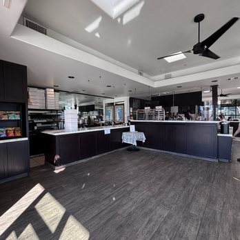 C'est Si Bon Bakery - Interior - Bakeries Near Me - Newport Beach, California C'est Si Bon Bakery - Interior - Bakeries Near Me - Newport Beach, California