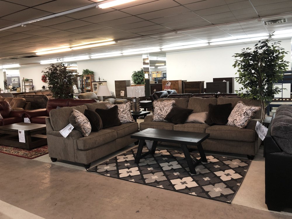 BAKER’S FURNITURE Updated September 2024 3231 S Muskogee Ave