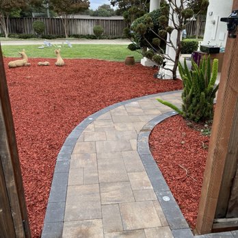 Lara landscape custom - Pathway to backyard from front of house - Landscaping Near Me - San Martin, California
