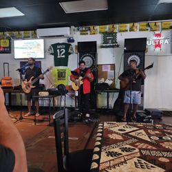 Troy's - Live music!