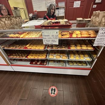 I Love Donuts - Complete selection of donuts - Donuts Near Me - Shelbyville, Tennessee I Love Donuts - Complete selection of donuts - Donuts Near Me - Shelbyville, Tennessee