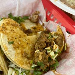 Tacos Y Tortas Chalios - These tacos are supposed to be pastor but they are chicken and look nothing like the pictures online