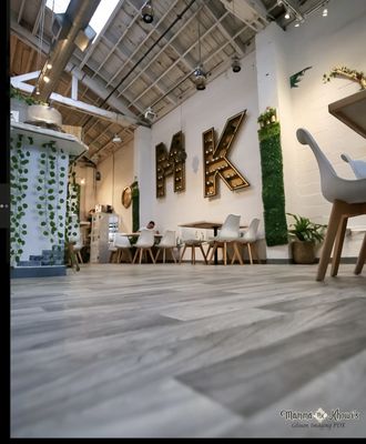 Mamma Khouri's by null