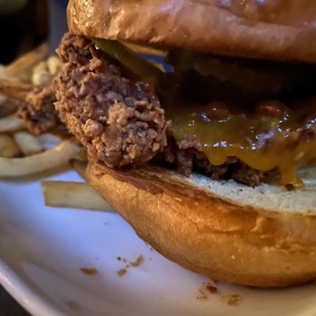 Farm Bar - Lakeview - Crispy Buttermilk Fried Chicken Sandwhich - Bars Near Me - Chicago, Illinois Farm Bar - Lakeview - Crispy Buttermilk Fried Chicken Sandwhich - Bars Near Me - Chicago, Illinois