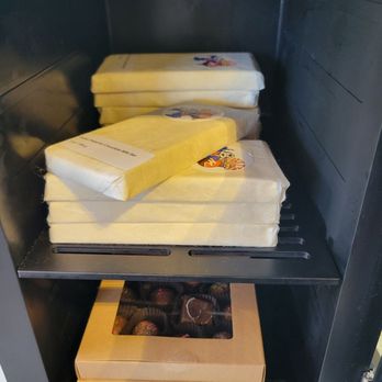 Dave’s McCully - Dubai chocolate bars.  Buy one and get a scoop of ice cream free! - Ice Cream & Frozen Yogurt Near Me - Honolulu, Hawaii
