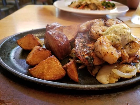 Applebee's Grill + Bar by null