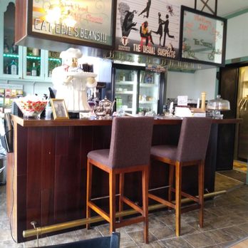 Edie Rae's Cafe - The bar - Breakfast & Brunch Near Me - Powell River, British Columbia