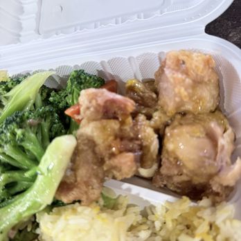 Tasty Wok - Fried rice with 2 entrees ( broccoli beef, lemon chicken - Chinese Near Me - Vancouver, British Columbia Tasty Wok - Fried rice with 2 entrees ( broccoli beef, lemon chicken - Chinese Near Me - Vancouver, British Columbia