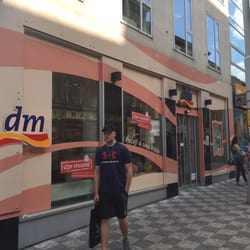 DM Drogerie - Vchod