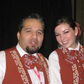 Mariachi Anacatlan - Oliver and Gaby back stage at the Anaheim Mariachi Festival - Musicians Near Me - Anaheim, California