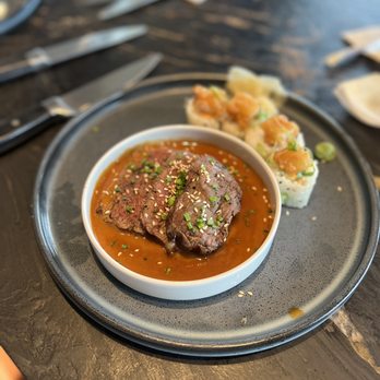 Earls Kitchen + Bar - Steak & Sushi - New American Near Me - Orlando, Florida Earls Kitchen + Bar - Steak & Sushi - New American Near Me - Orlando, Florida