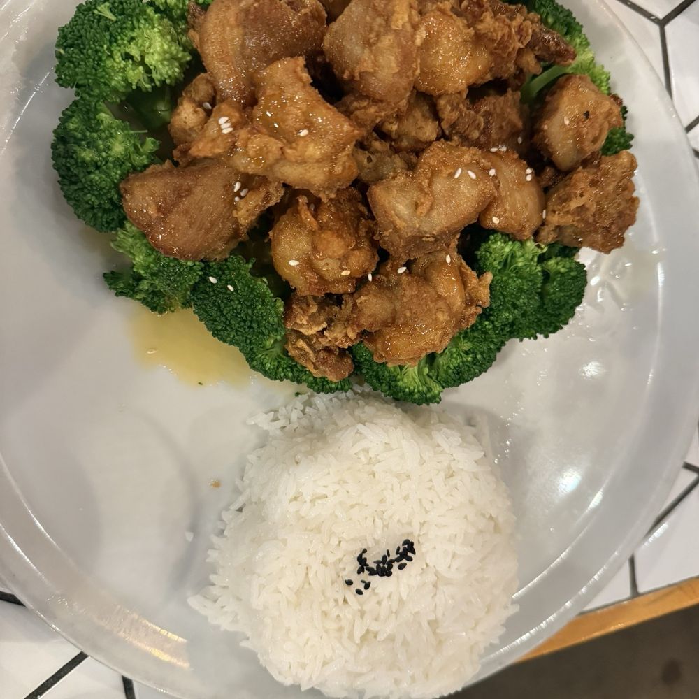 Urban Thai Kitchen - Tangerine Chicken - Thai Near Me - San Diego, California Urban Thai Kitchen - Tangerine Chicken - Thai Near Me - San Diego, California