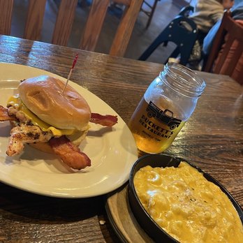 Puckett's Restaurant - Grilled chicken sandwich with skillet Mac and cheese and Gypsy cider :-) - Southern Near Me - Chattanooga, Tennessee Puckett's Restaurant - Grilled chicken sandwich with skillet Mac and cheese and Gypsy cider :-) - Southern Near Me - Chattanooga, Tennessee