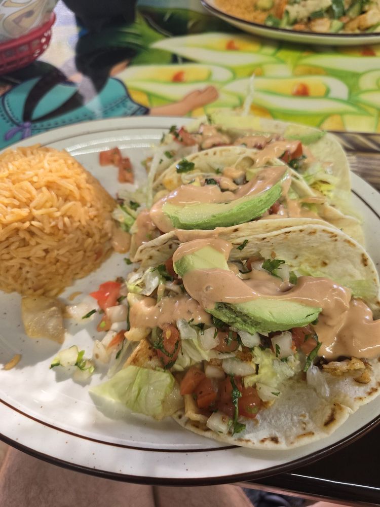 Tacos Los Compadres Logo