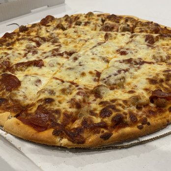 Giordano's - Thin Crust Pizza with Pepperoni and Sausage - Pizza Near Me - Chicago, Illinois Giordano's - Thin Crust Pizza with Pepperoni and Sausage - Pizza Near Me - Chicago, Illinois