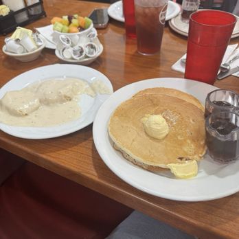 Pancake Palace - Biscuits and gravy and pancakes - Breakfast & Brunch Near Me - North Highlands, California