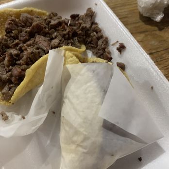Tacos La Central - Asada tacos with no fixings. - Tacos Near Me - Rialto, California Tacos La Central - Asada tacos with no fixings. - Tacos Near Me - Rialto, California